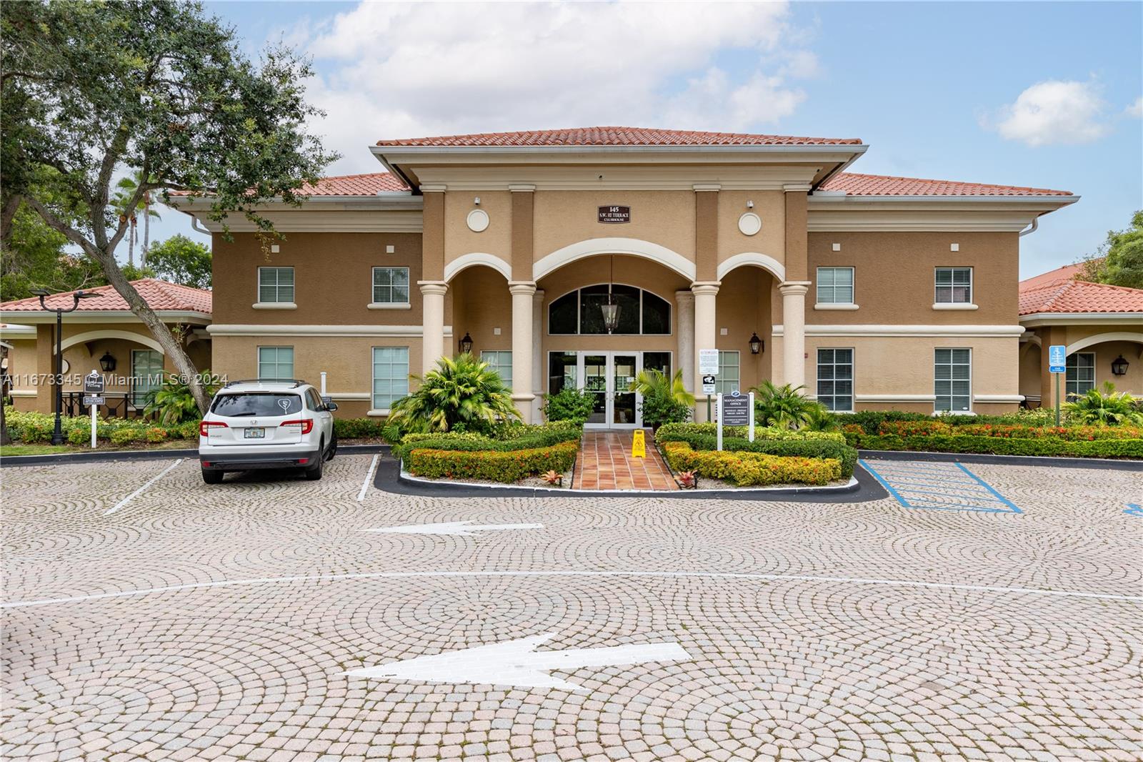 MARQUESA CONDO - Residential