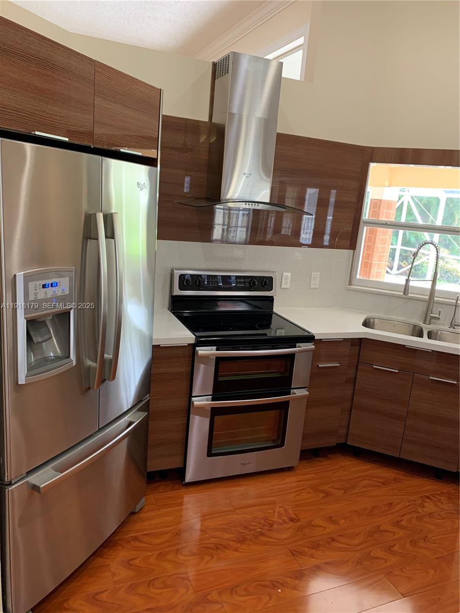 SECTOR 4 - Residential Lease