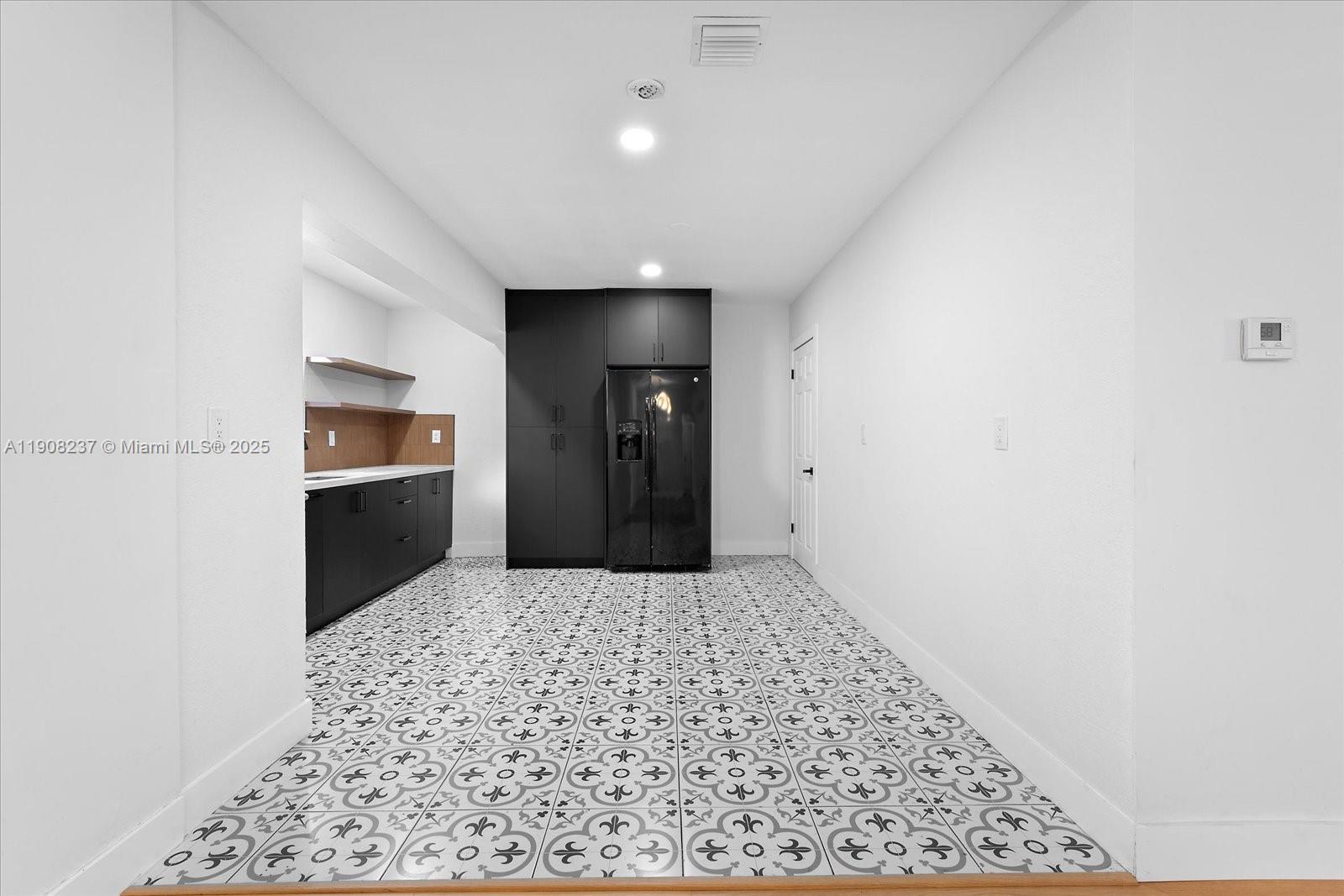 LYNN HEIGHTS - Residential Lease