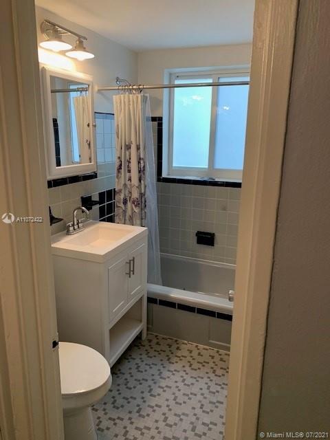 BAY LINCOLN - Residential Income