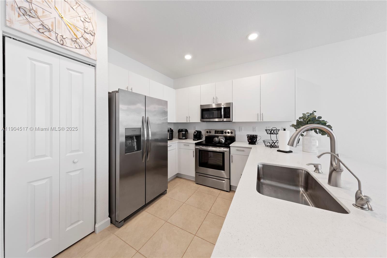 KENDALL ASSEMBLAGE SOUTH - Residential