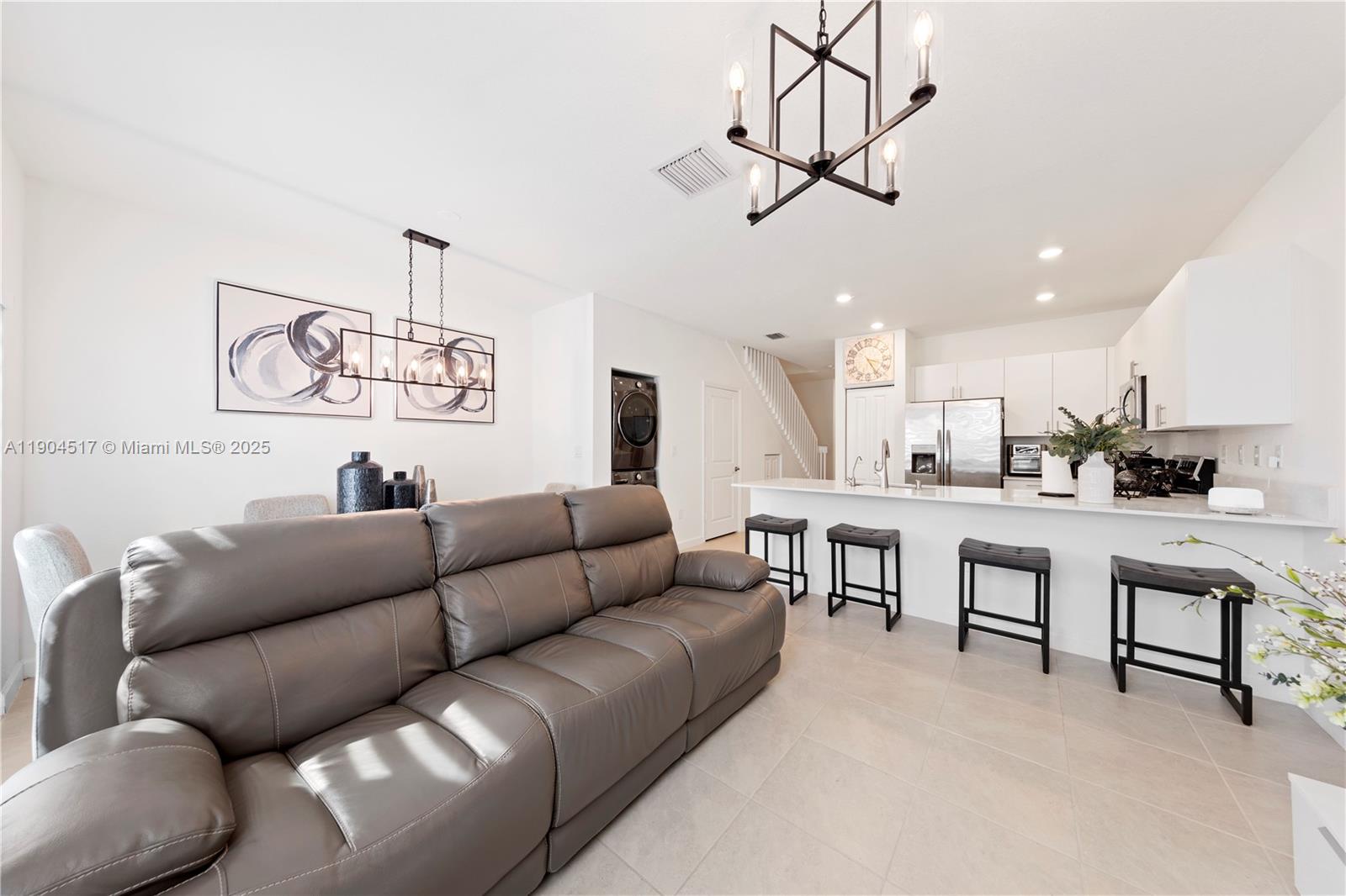 KENDALL ASSEMBLAGE SOUTH - Residential