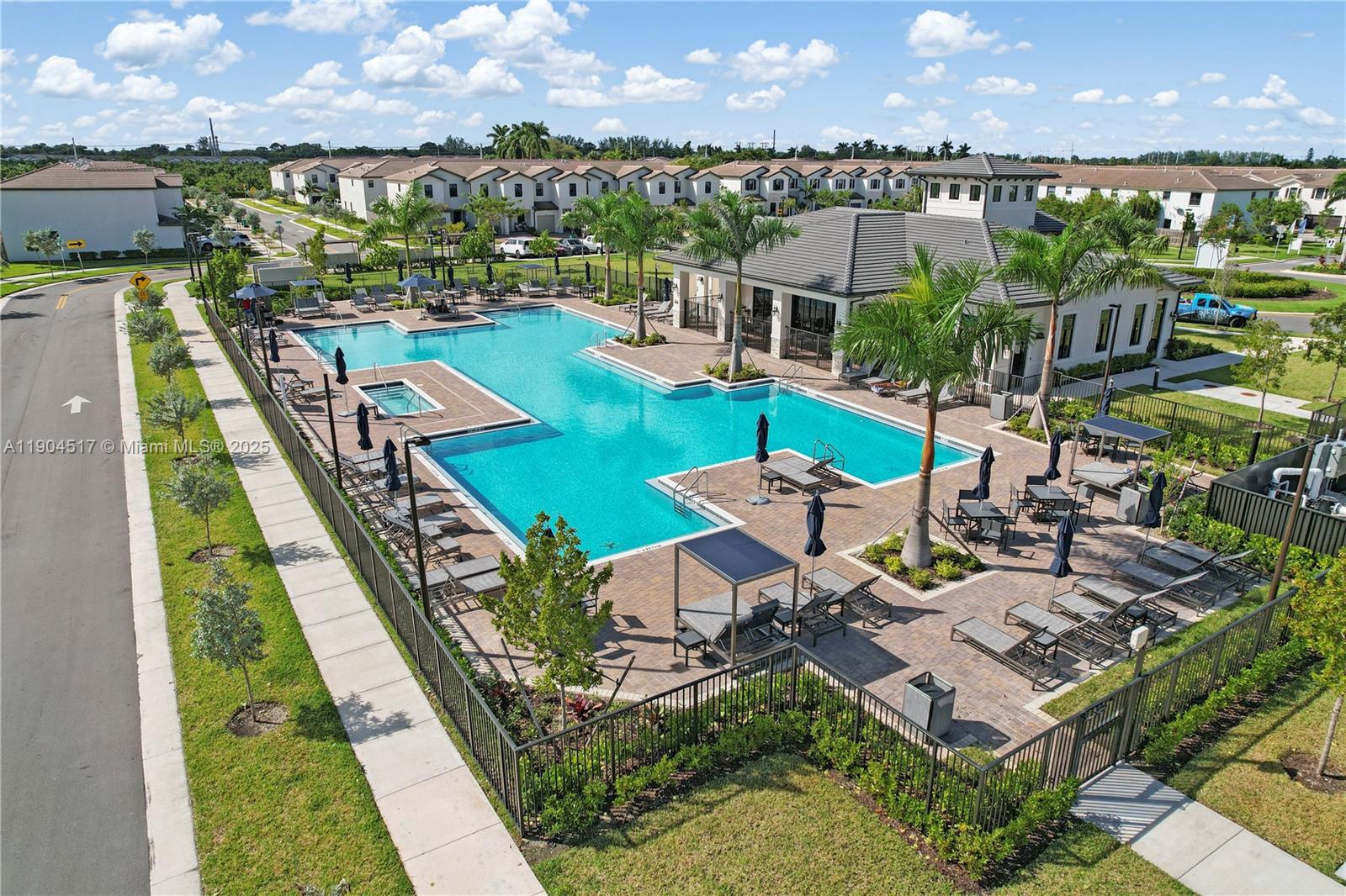 KENDALL ASSEMBLAGE SOUTH - Residential