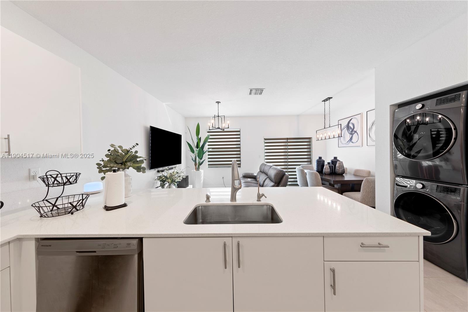 KENDALL ASSEMBLAGE SOUTH - Residential