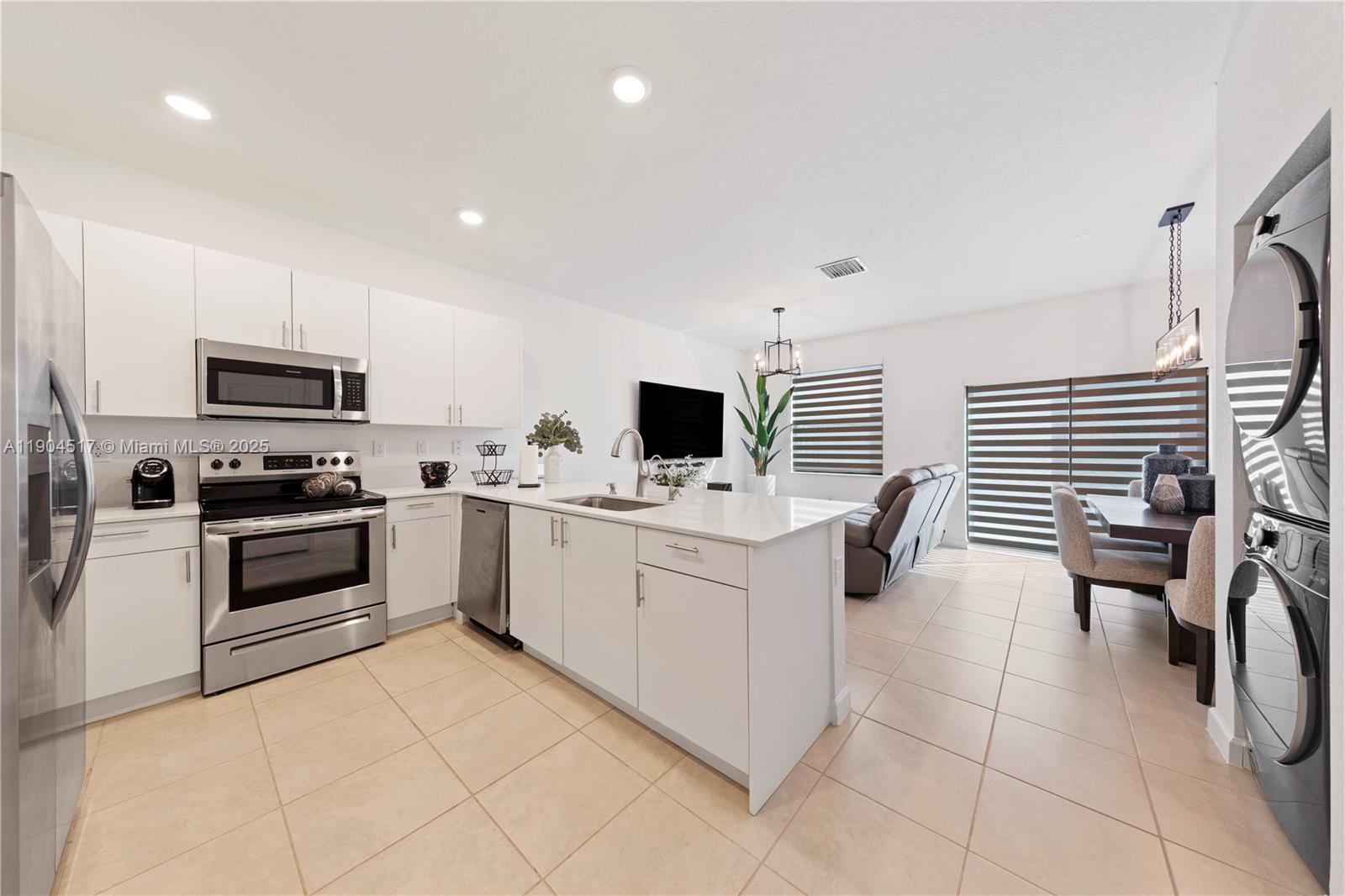 KENDALL ASSEMBLAGE SOUTH - Residential