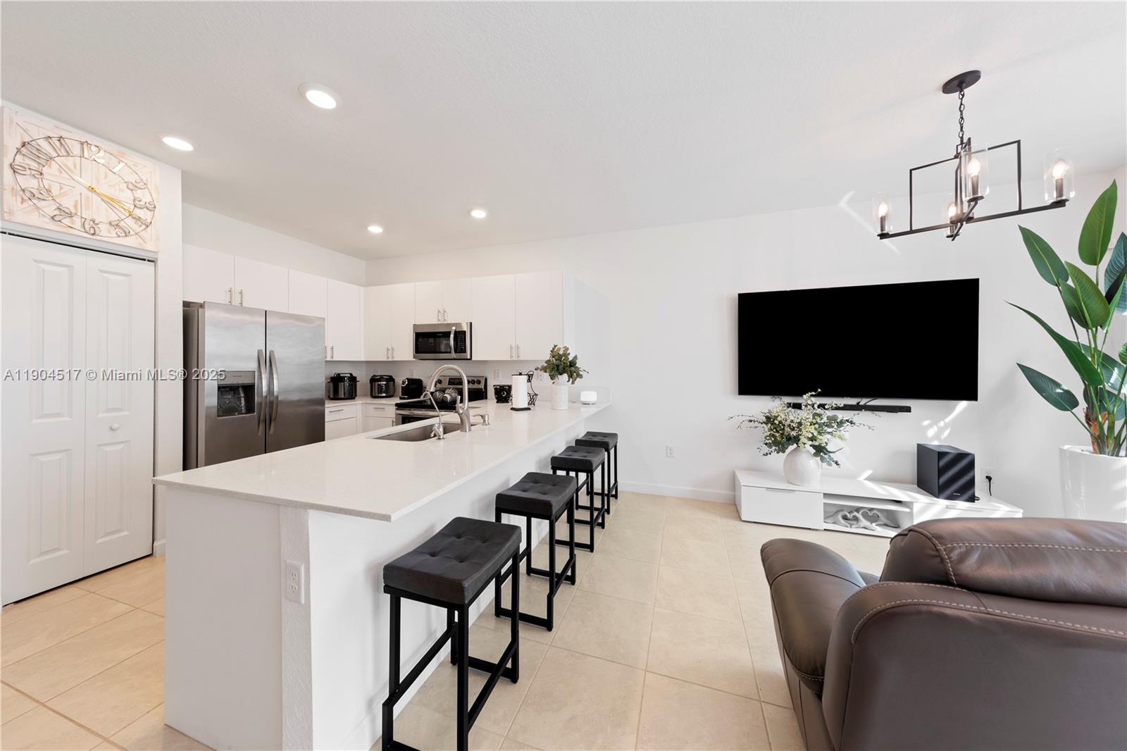 KENDALL ASSEMBLAGE SOUTH - Residential