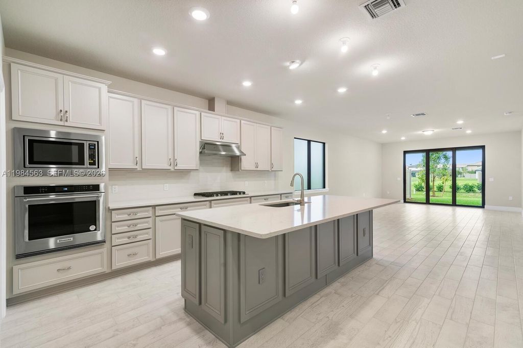 Photo of 8185 Tailshot Ct, Lake Worth, FL 33467 (MLS # A11984563)