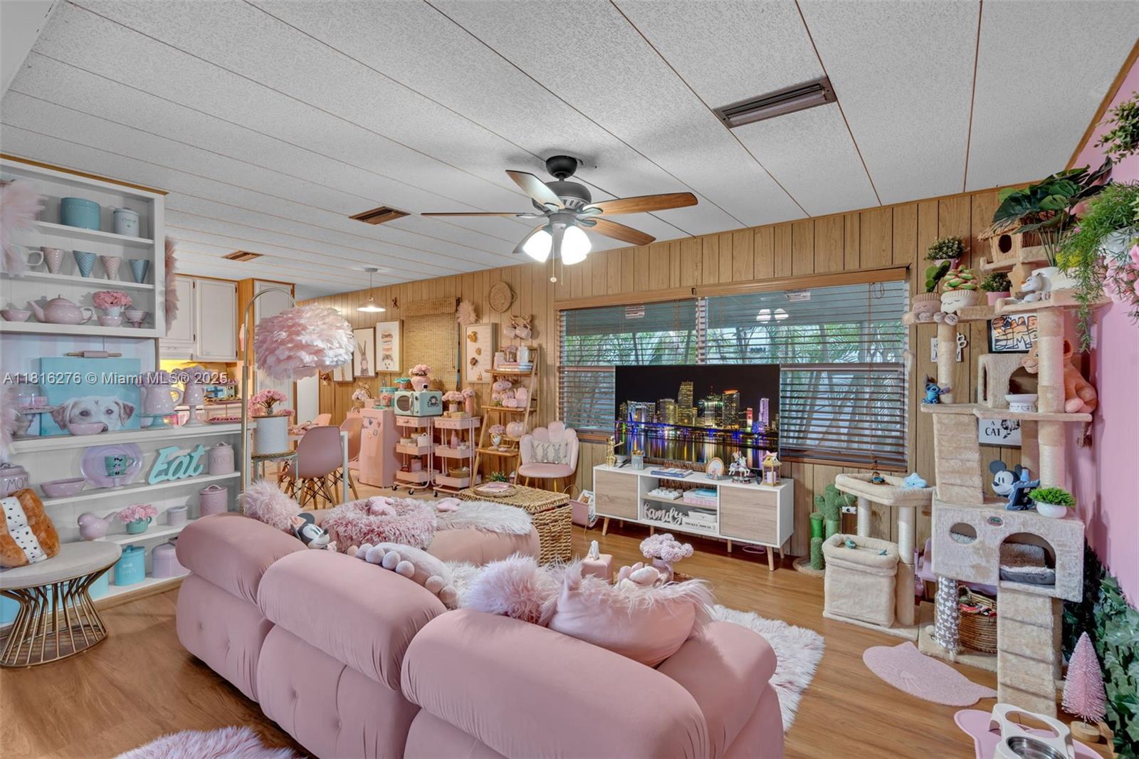 8360 SW 21st St, Davie, FL, 33324/$195,000 4 8360 SW 21st St