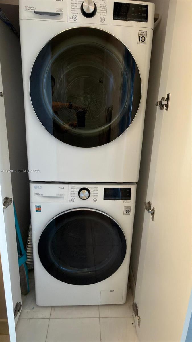 MYSTIC POINTE TOWER 400 C - Residential