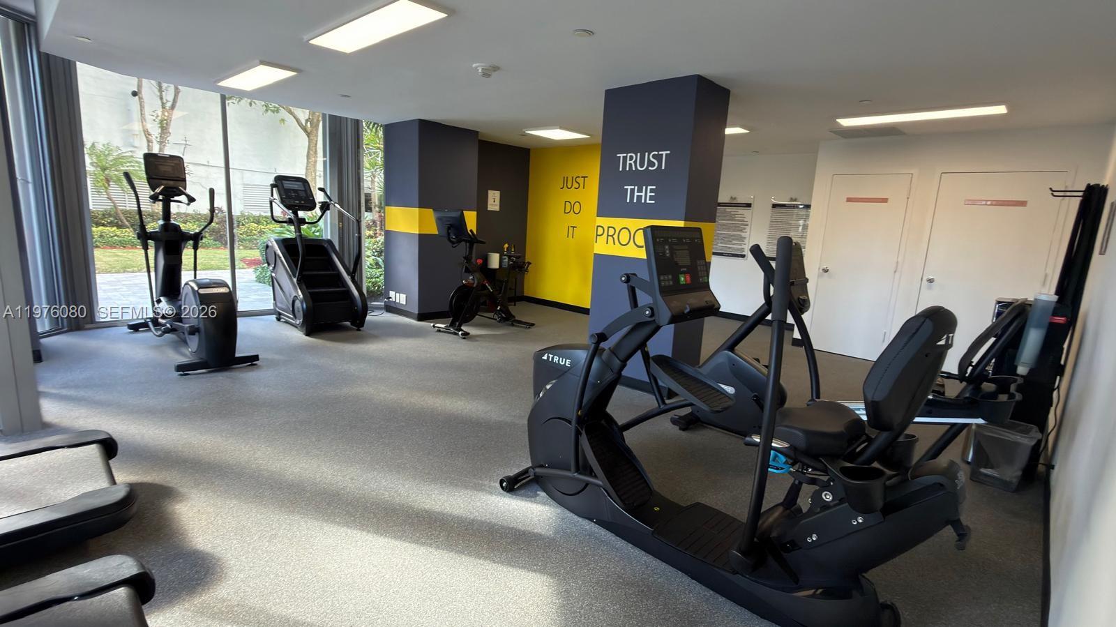 MYSTIC POINTE TOWER 400 C - Residential