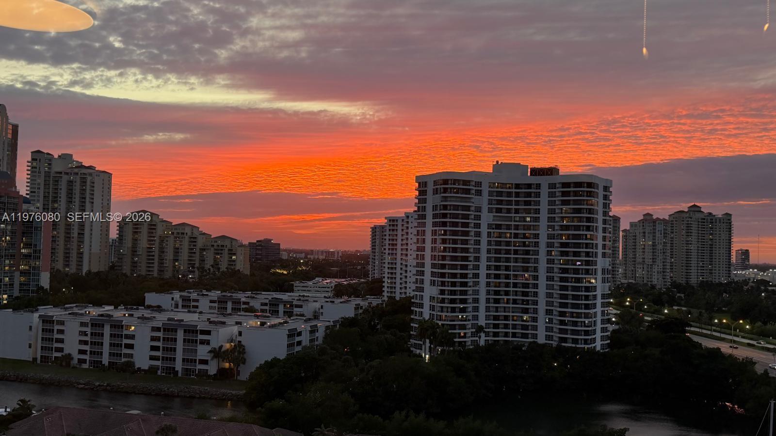 MYSTIC POINTE TOWER 400 C - Residential