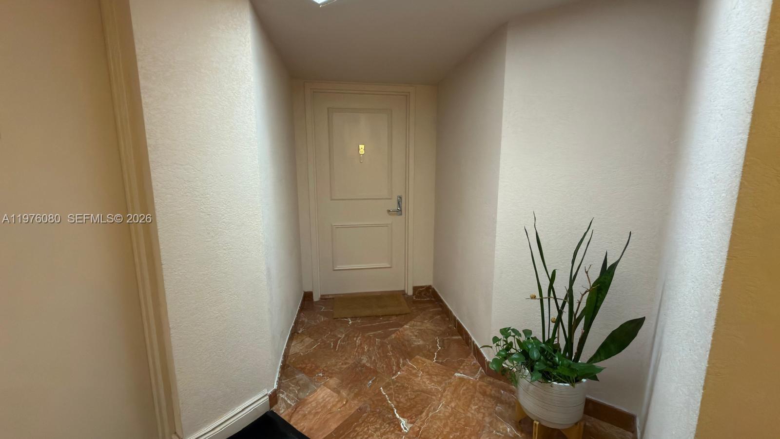 MYSTIC POINTE TOWER 400 C - Residential