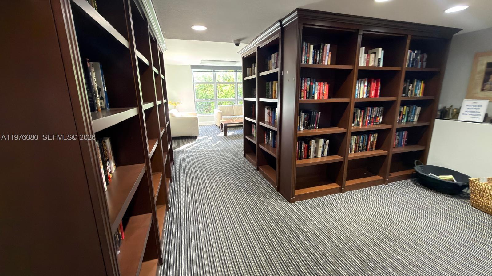 MYSTIC POINTE TOWER 400 C - Residential