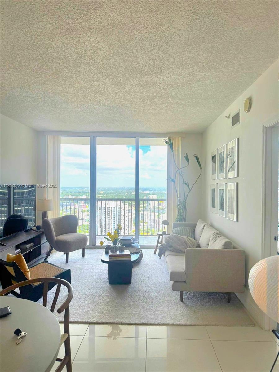 1750 N Bayshore Dr PH-5411