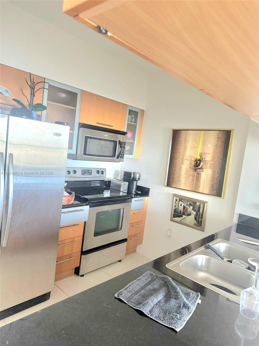 1750 N Bayshore Dr PH-5411