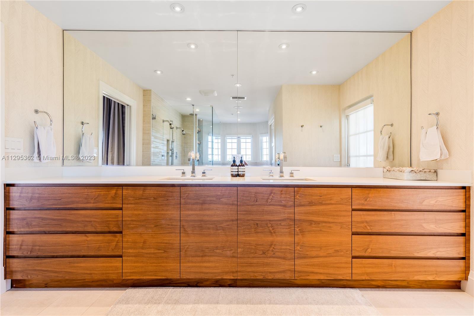 THE THS AT SUNSET HARBOUR - Residential