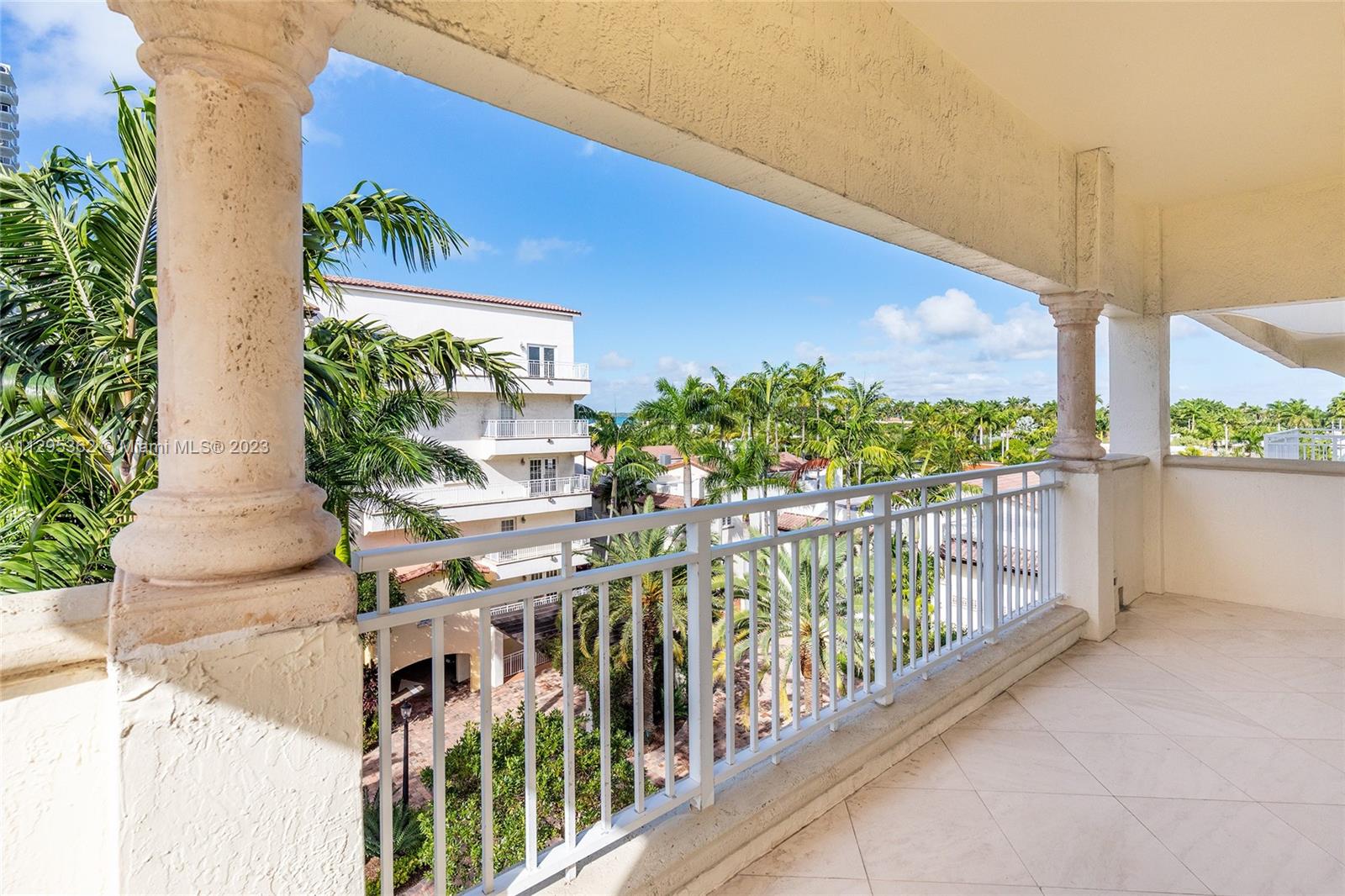 THE THS AT SUNSET HARBOUR - Residential