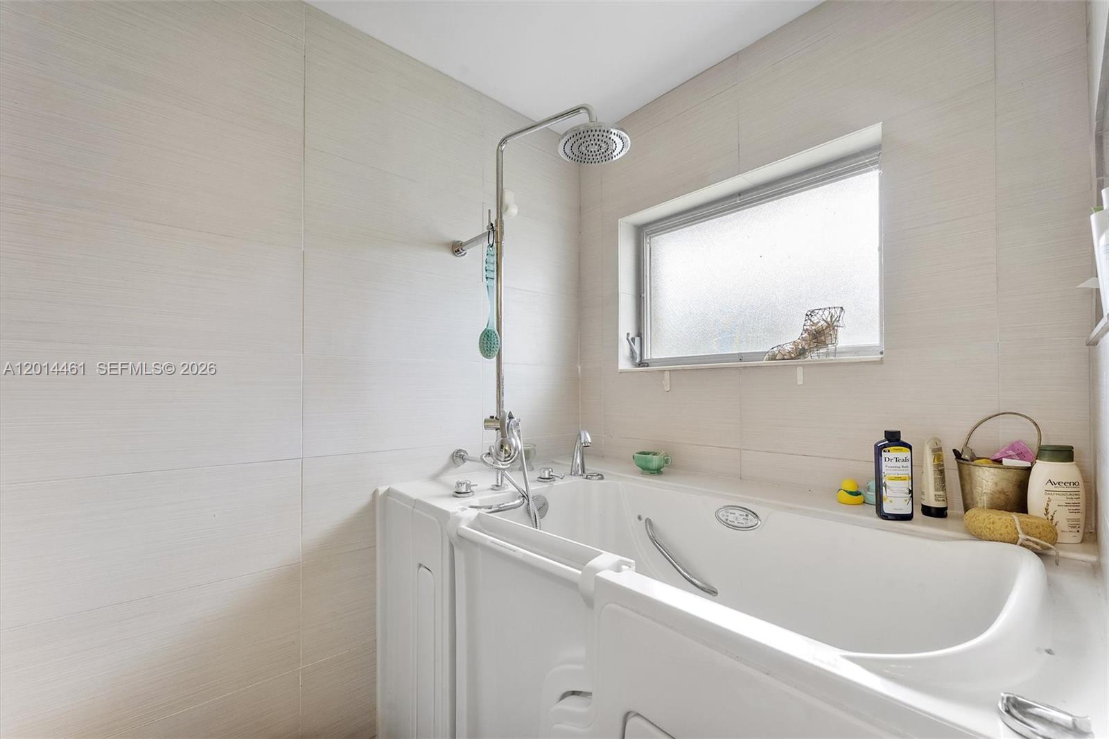 CRESTHAVEN TOWNHOMES SEC - Residential