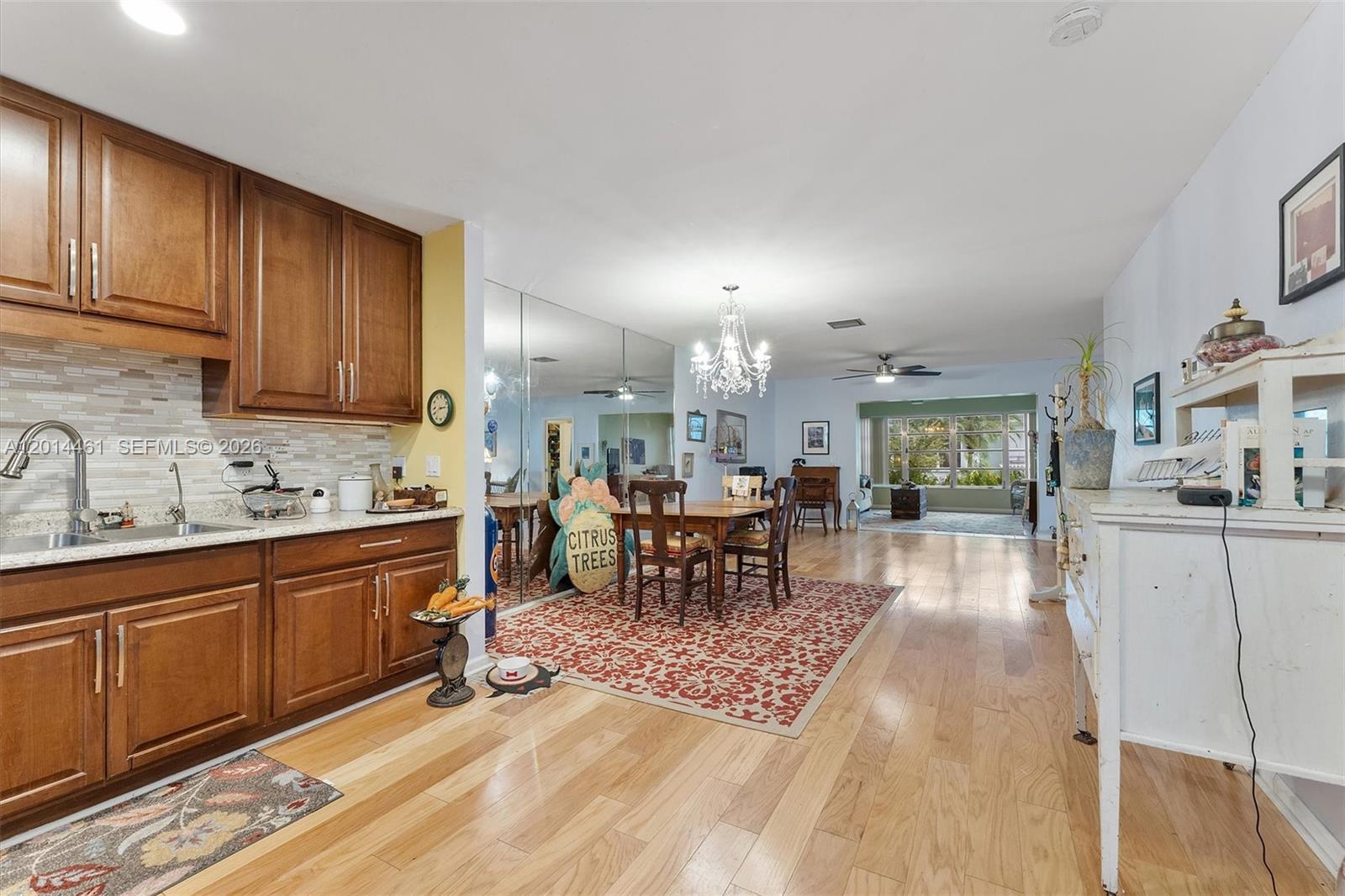 CRESTHAVEN TOWNHOMES SEC - Residential