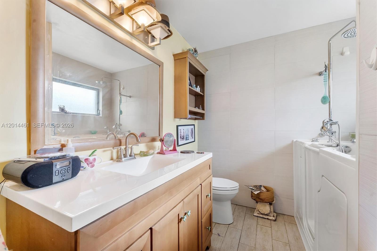 CRESTHAVEN TOWNHOMES SEC - Residential