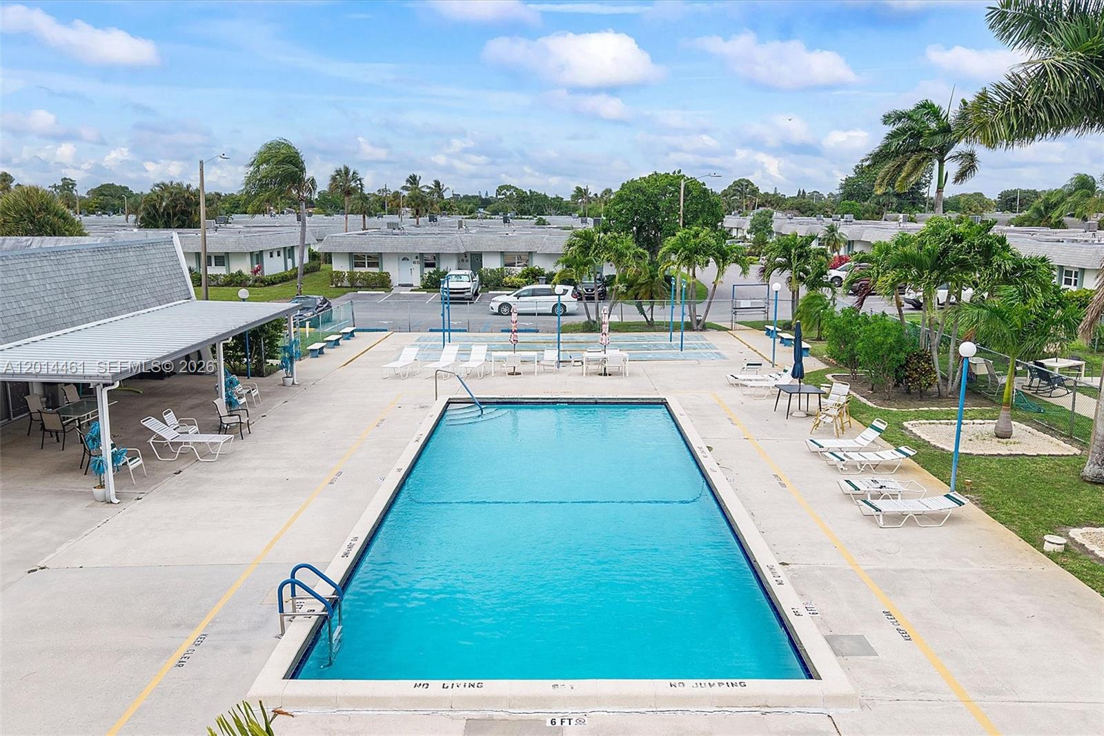 CRESTHAVEN TOWNHOMES SEC - Residential