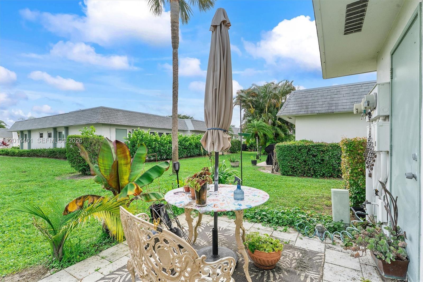 CRESTHAVEN TOWNHOMES SEC - Residential