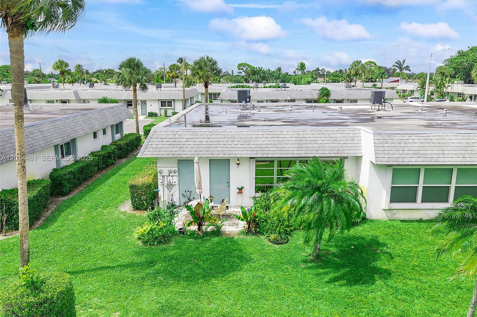 CRESTHAVEN TOWNHOMES SEC - Residential