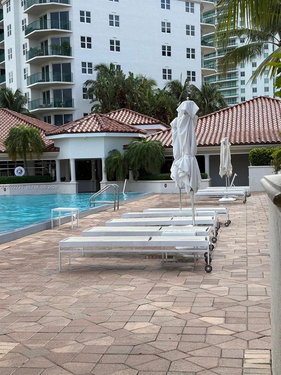 TURNBERRY VLG NO TOWER CO - Residential