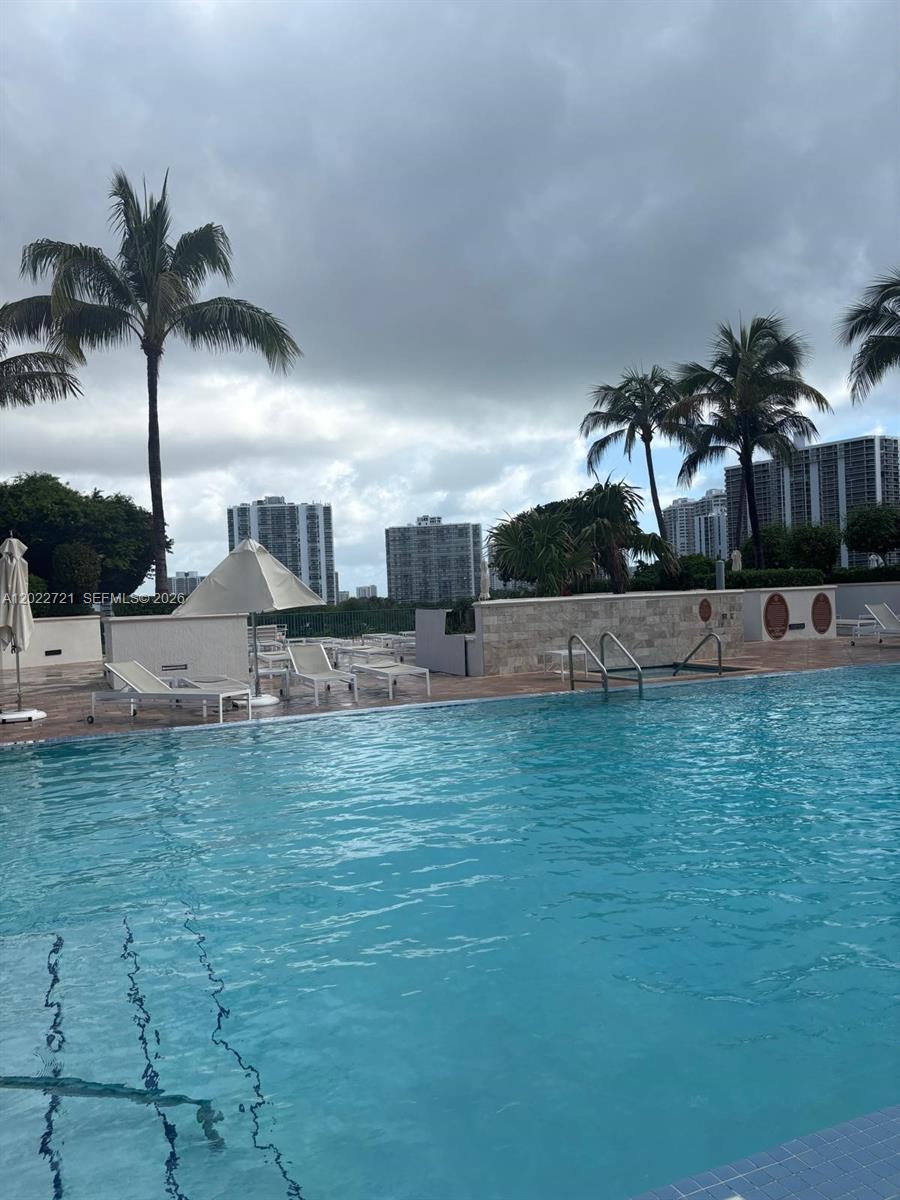 TURNBERRY VLG NO TOWER CO - Residential