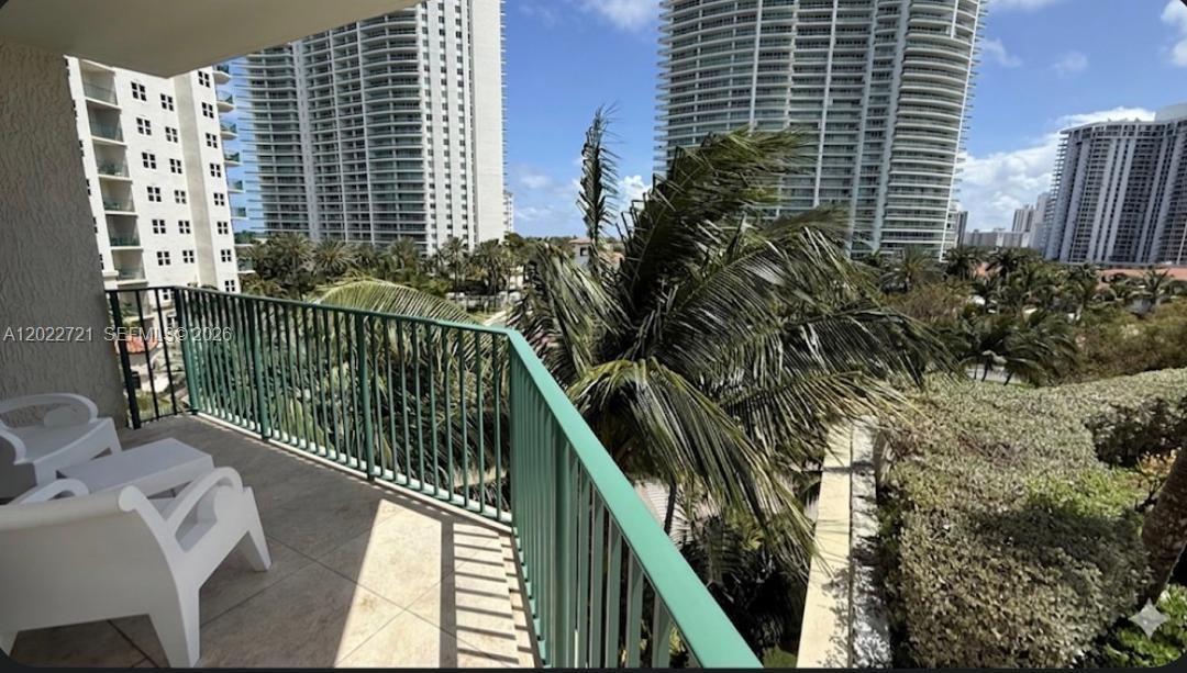 TURNBERRY VLG NO TOWER CO - Residential