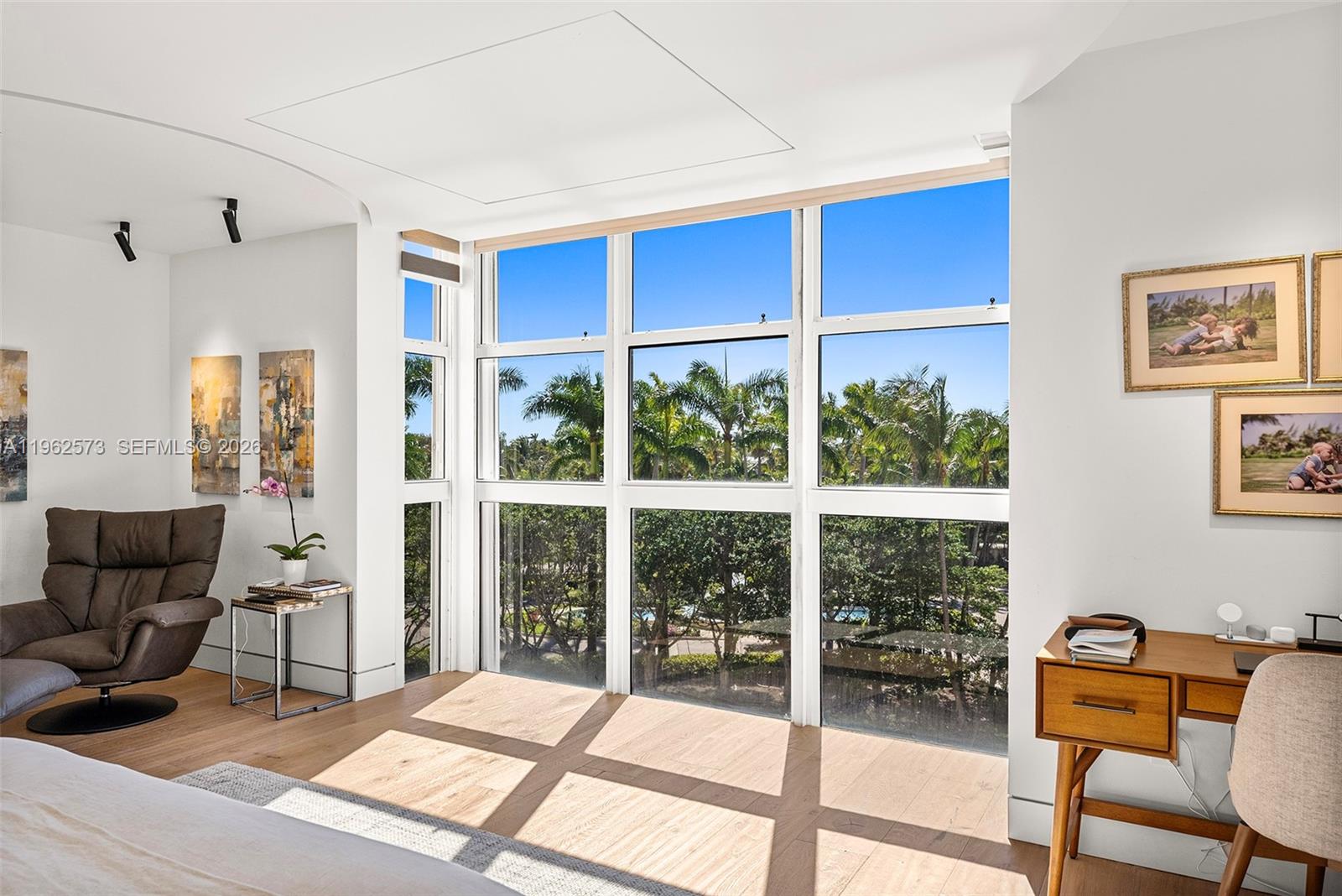 LAKE VILLA THREE CONDO - Residential