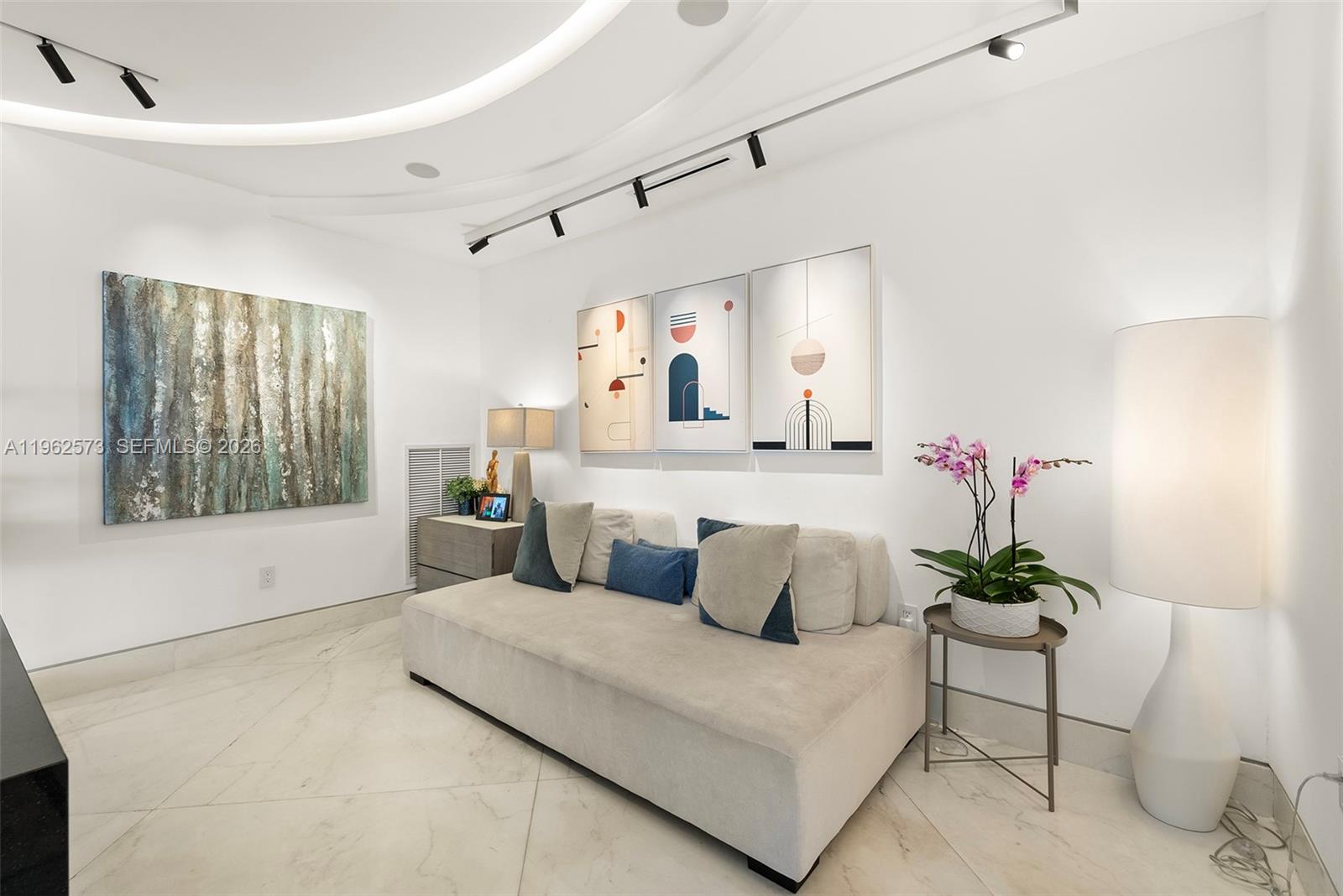 LAKE VILLA THREE CONDO - Residential