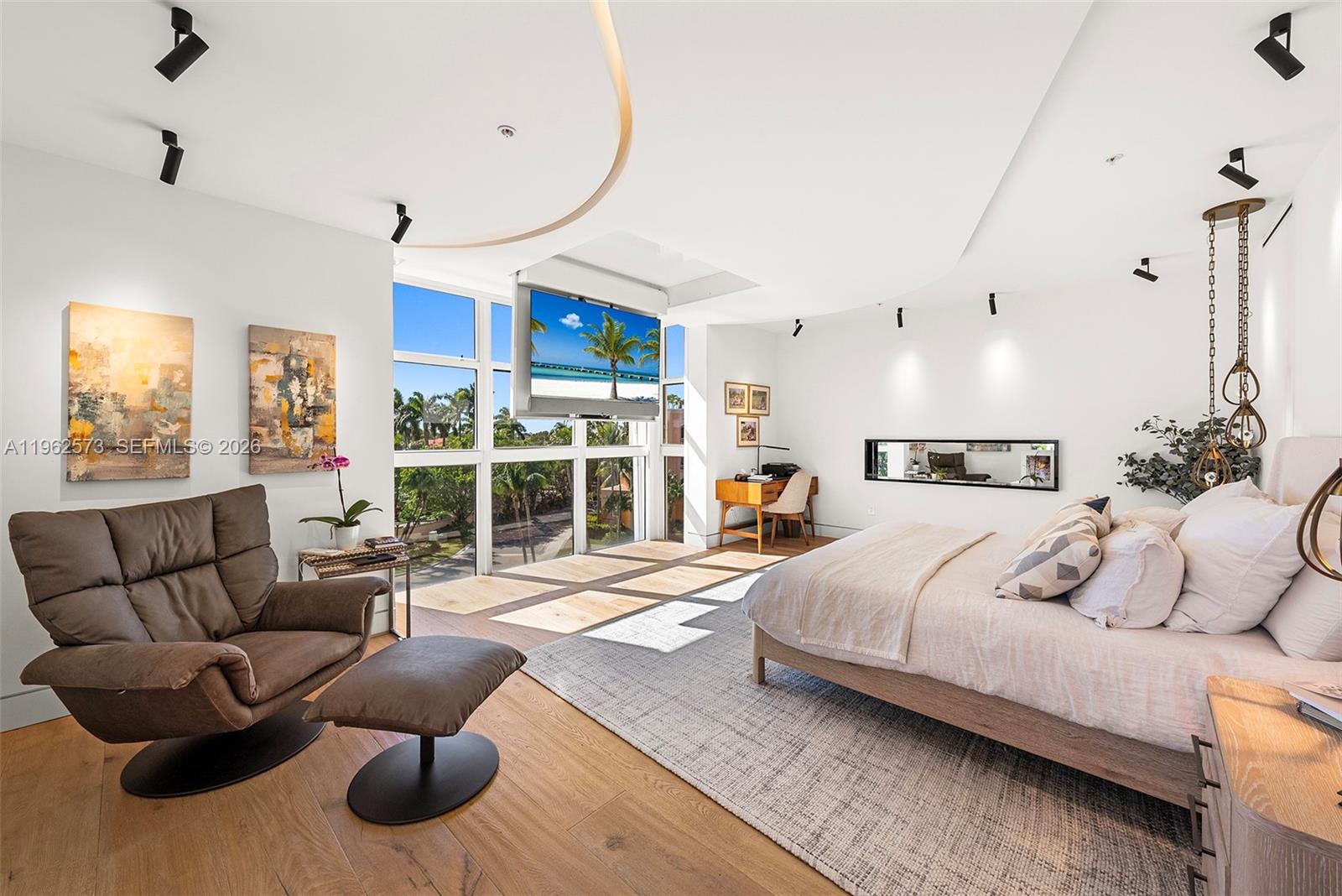 LAKE VILLA THREE CONDO - Residential