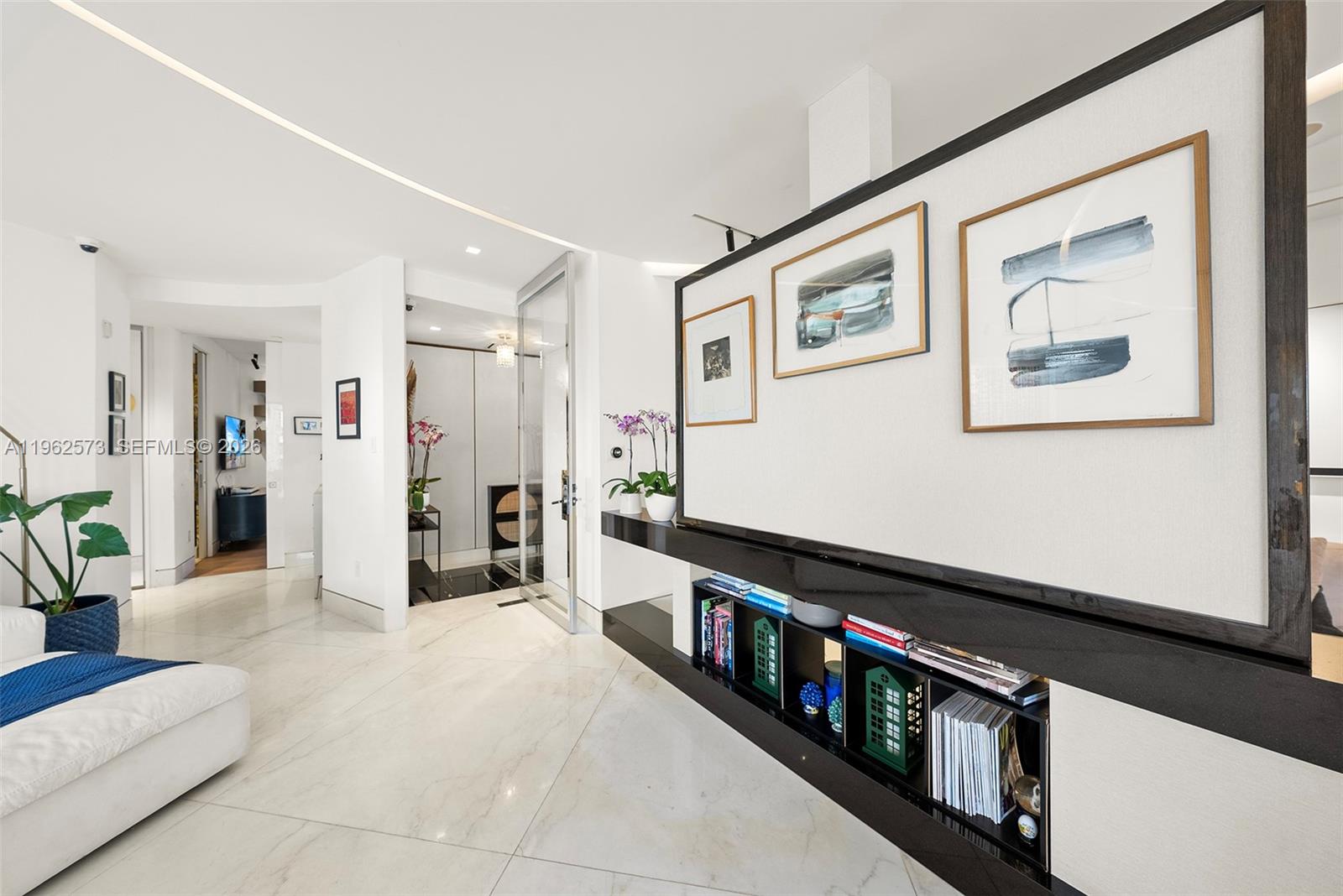 LAKE VILLA THREE CONDO - Residential