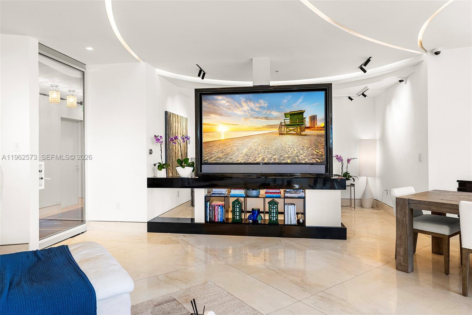 LAKE VILLA THREE CONDO - Residential