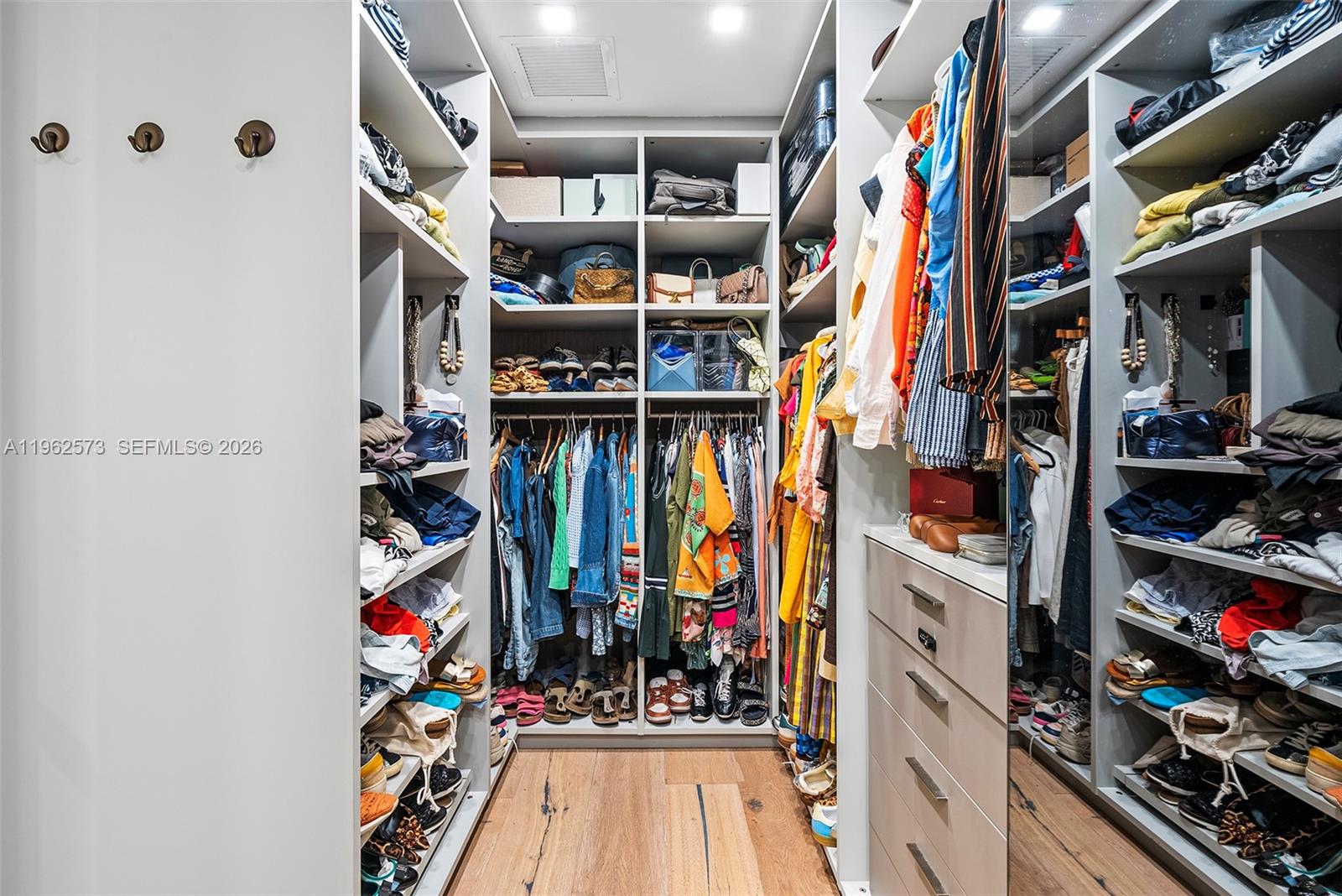 LAKE VILLA THREE CONDO - Residential