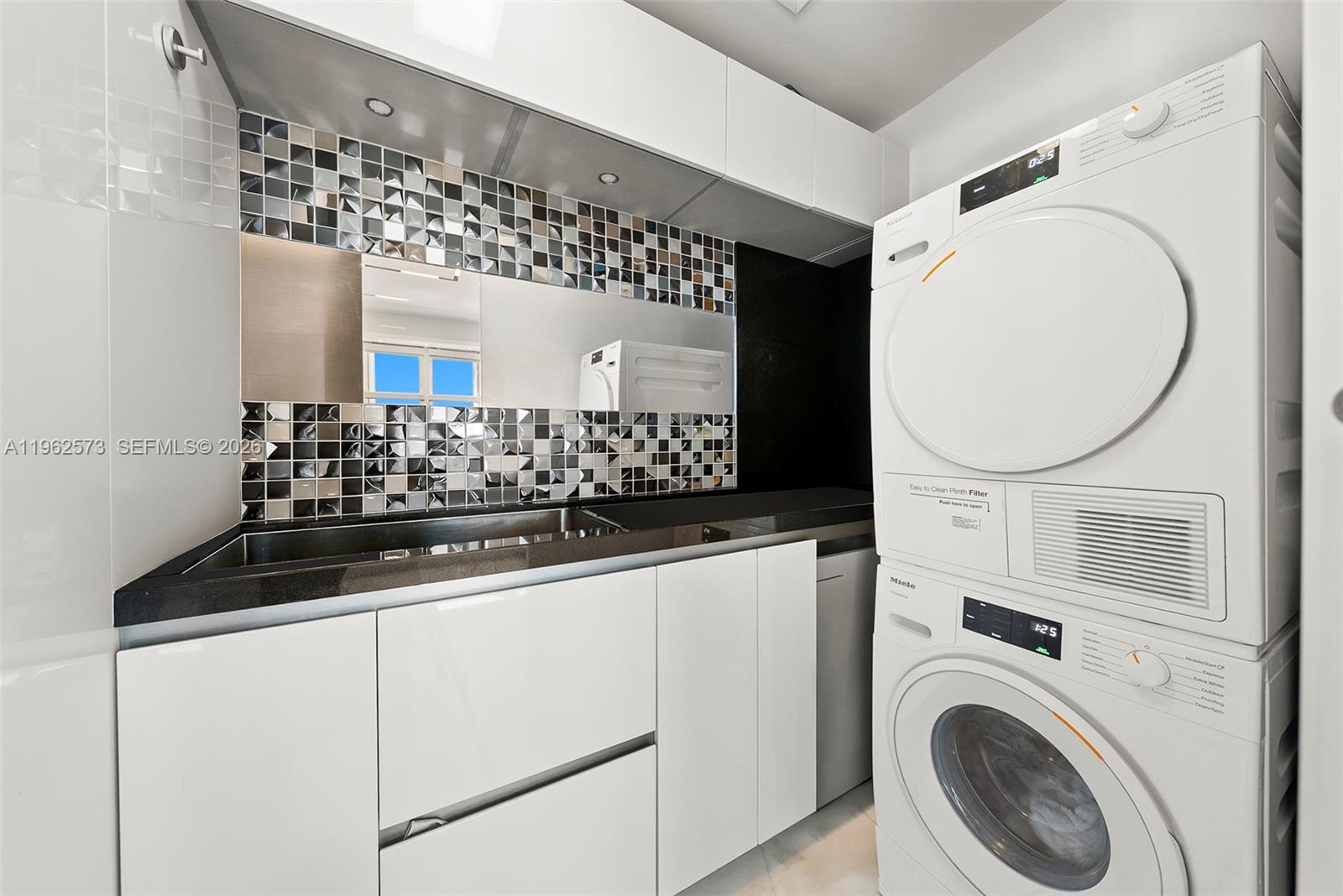 LAKE VILLA THREE CONDO - Residential