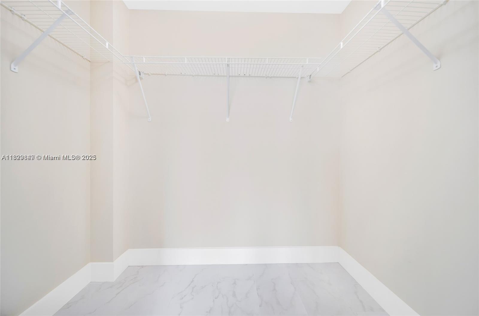 VIZCAYNE NORTH CONDO - Residential Lease