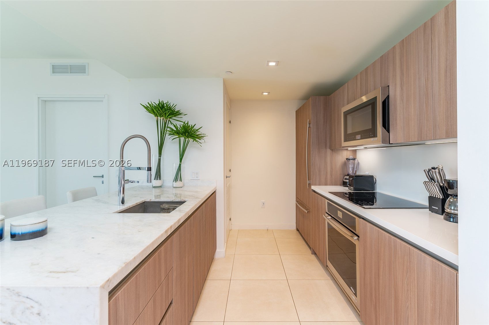 401 N Birch Rd 502