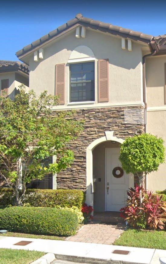 TOWNHOUSE IN ONE OF THE MOST PRESTIGIOUS KENDALL/HAMMOCKS. THIS 2 STORY TOWNHOUSE, NEXT TO HAMMOCKS BLVD AND HAMMOCKS PARK, IS A 3 BEDROOM, 2.5 BATHROOM, TILE & EXCELLENT LAMINATE FLOORING, KITCHEN WITH GRANITE COUNTERTOPS & STAINLESS STEEL APPLIANCES, LARGE PATIO. CLUBHOUSE ,GYM, AND POOL. CLOSE TO SCHOOLS. NEAR 137TH AVE/KENDALL DR/FL TURNPIKE. LARGE CLOSETS. PATIO WITH PAVERS & WOOD FENCE. A/C & LAUNDRY ROOM WITH WASHER & DRYER. ELECTRIC SMALL WATER HEATER.