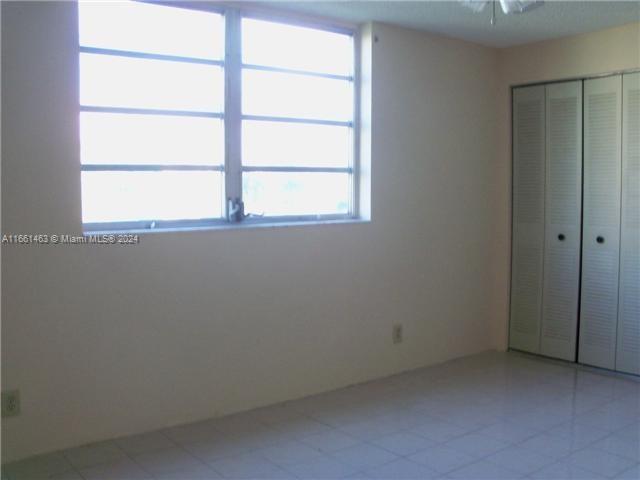 MEADOWBROOK LAKES VIEW CO - Residential