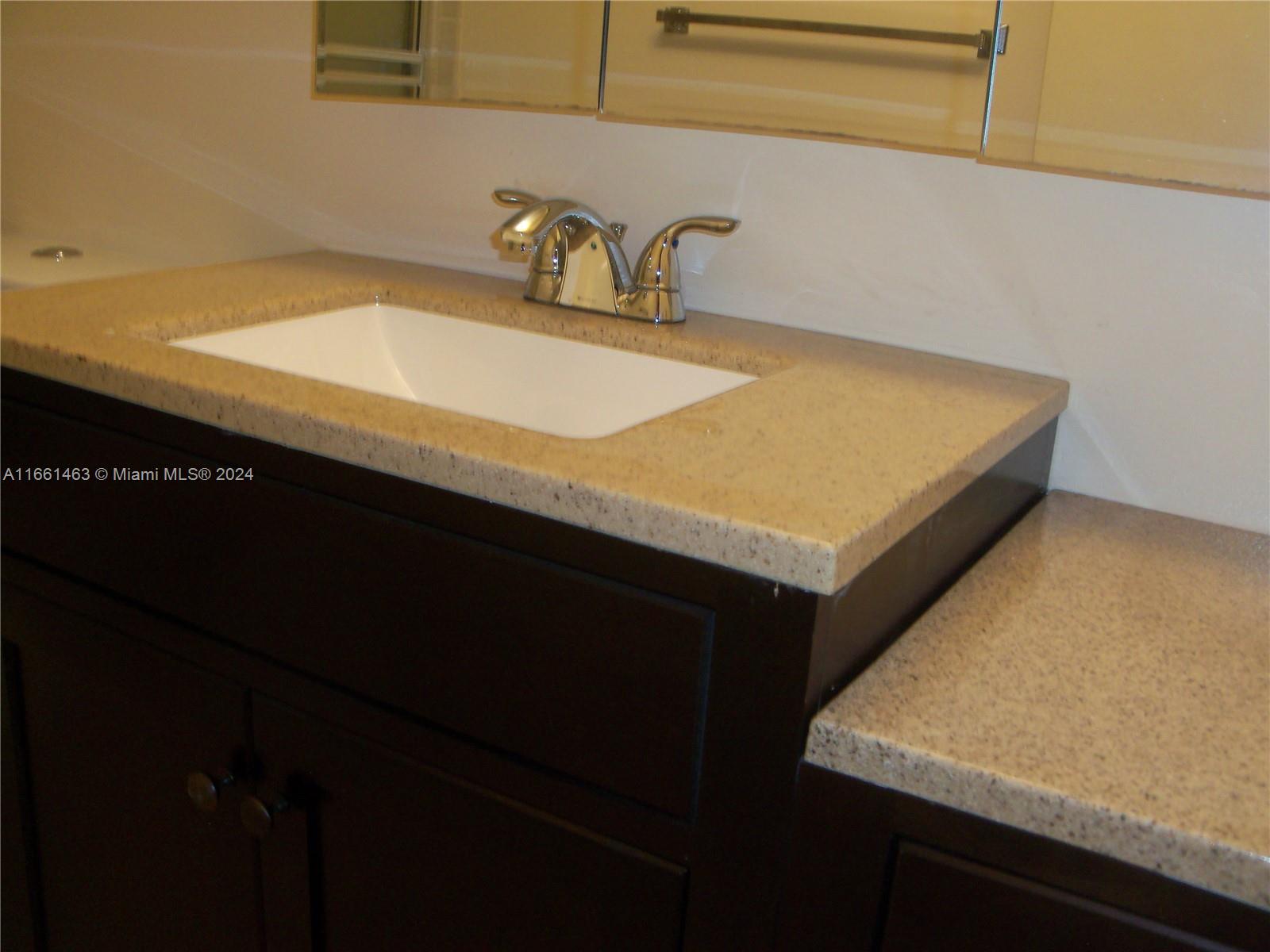 MEADOWBROOK LAKES VIEW CO - Residential