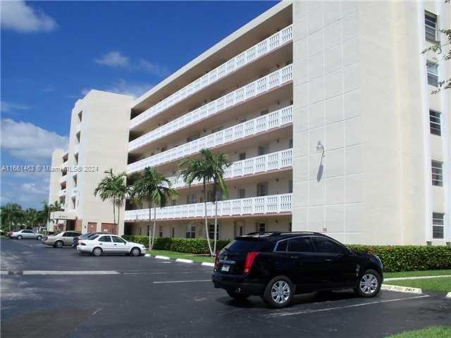 MEADOWBROOK LAKES VIEW CO - Residential