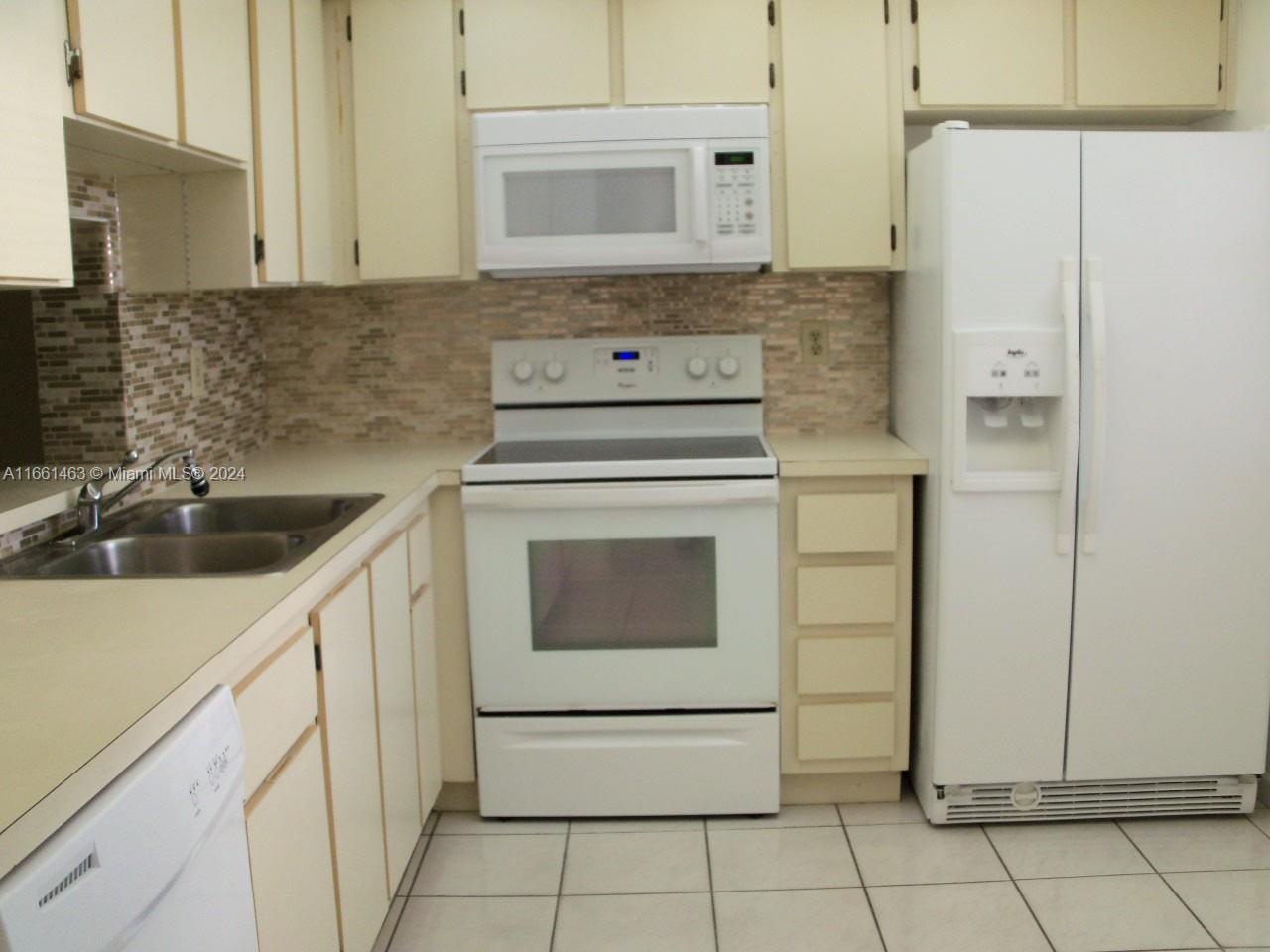MEADOWBROOK LAKES VIEW CO - Residential