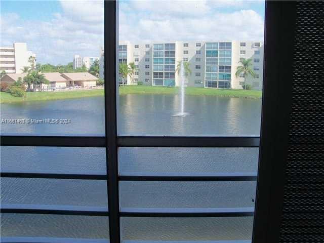 MEADOWBROOK LAKES VIEW CO - Residential