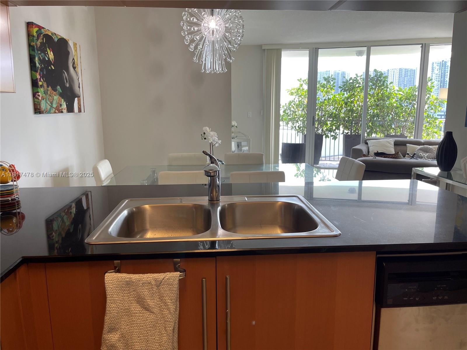 1750 N Bayshore Dr 1414