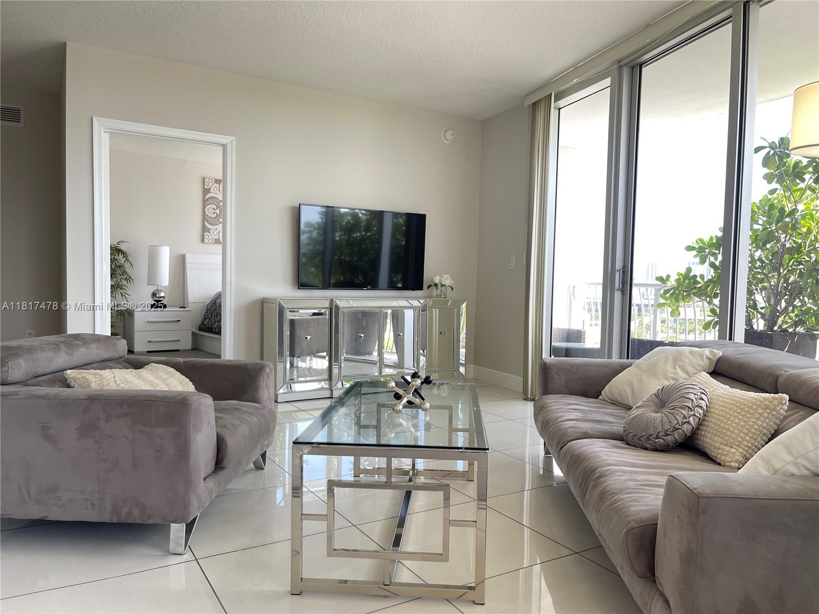 OPERA TOWER CONDO - Residential