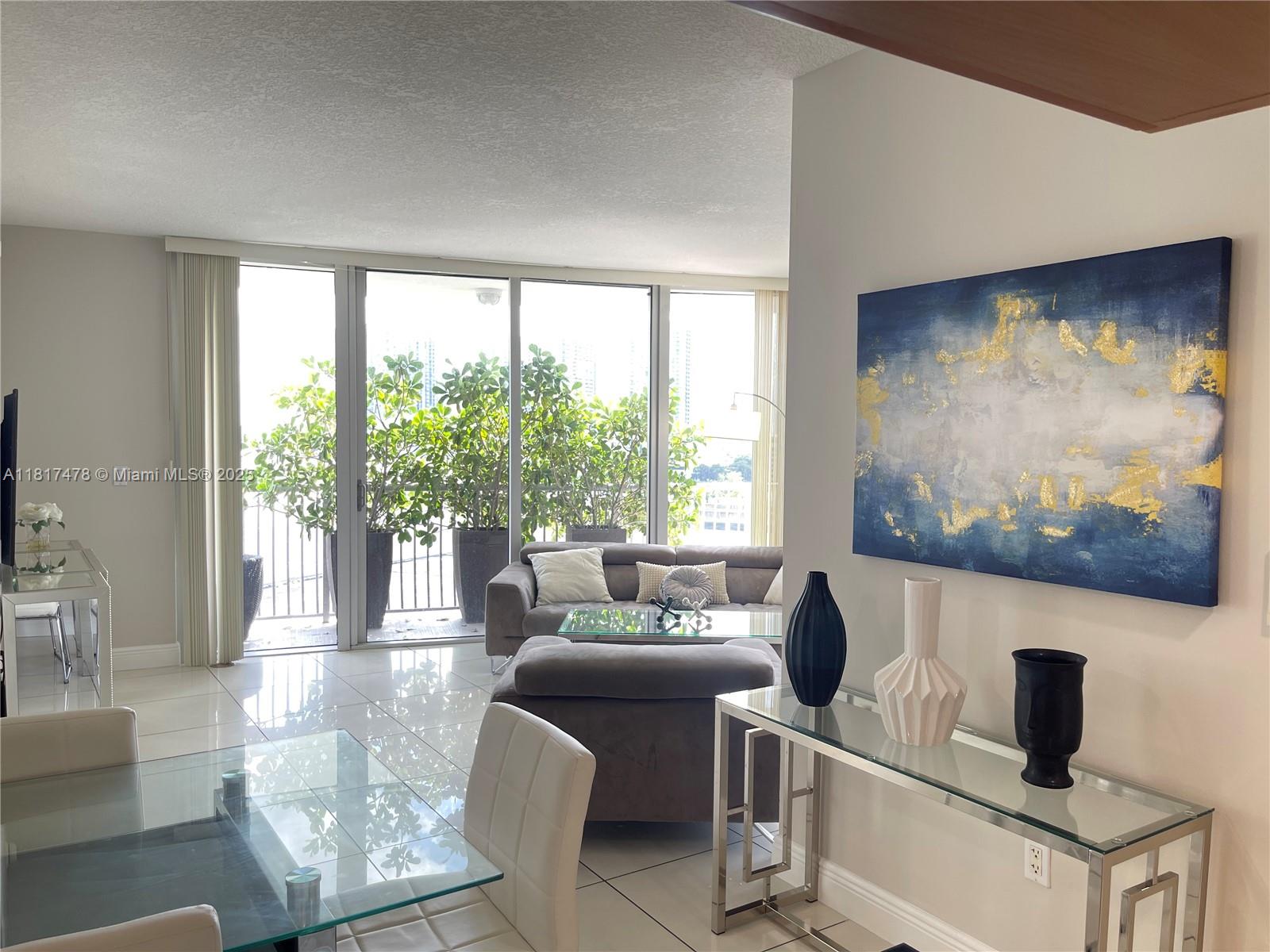 OPERA TOWER CONDO - Residential