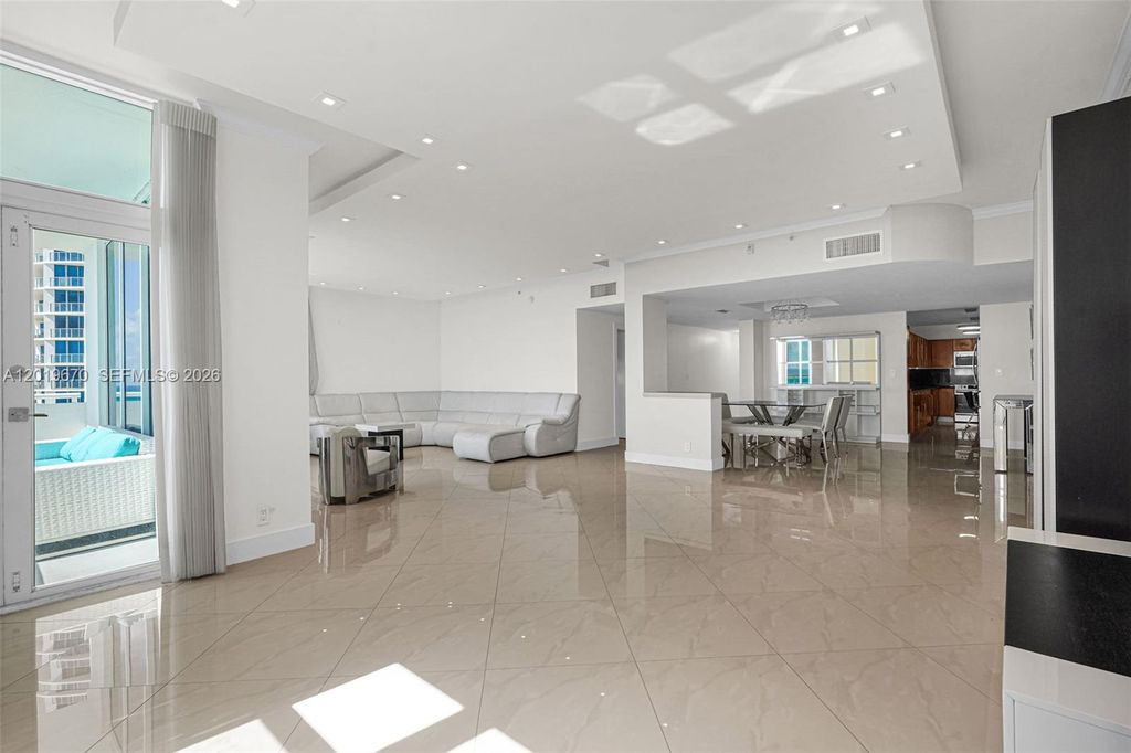 Photo of 3001 S Ocean Dr #1611, Hollywood, FL 33019 (MLS # A12019670)