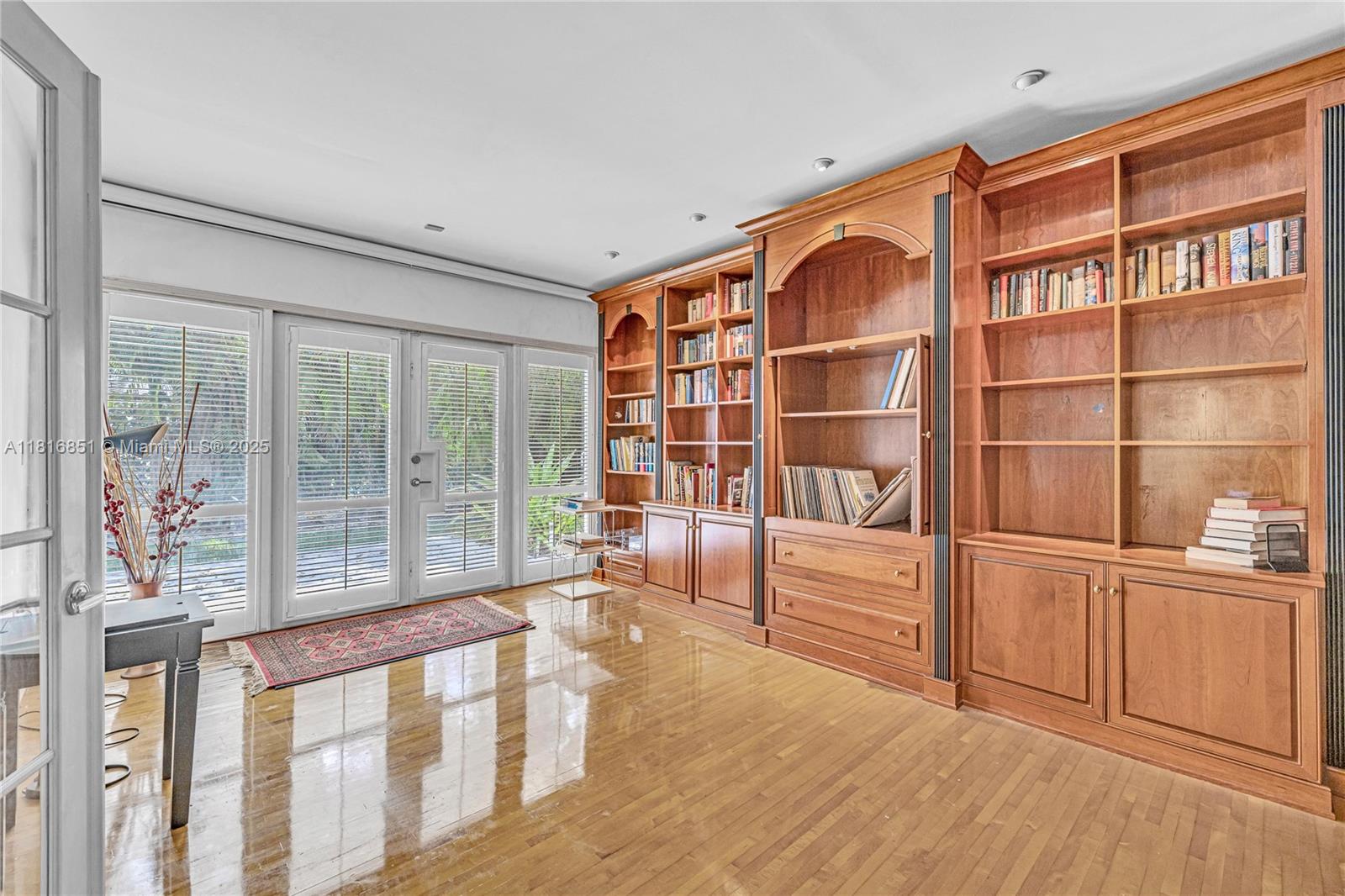 CORAL GABLES COUNTRY CLUB - Residential